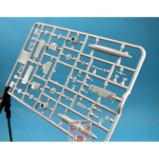 Sova Model 14005 1/144 F4h-1 Phantom Plastic Model Kit