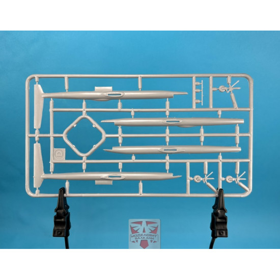 Sova Model 72058 1/72 Model 46 Voyager Plastic Model Kit