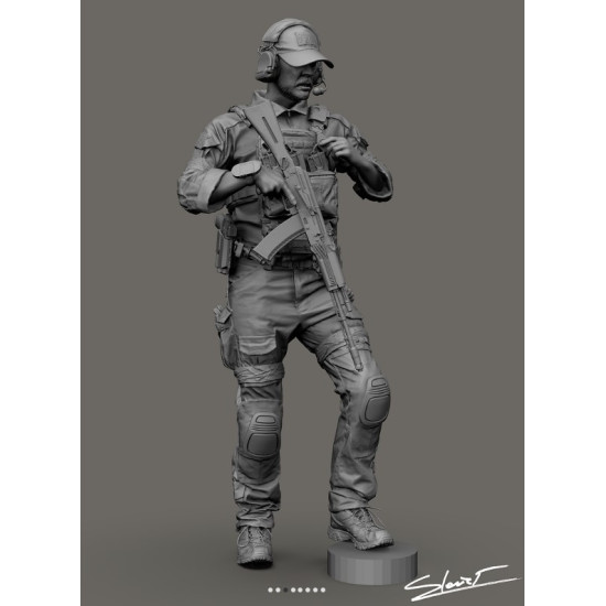 Black Snake Uks-03 1/35 Ukrainian Soldier Resin Figure