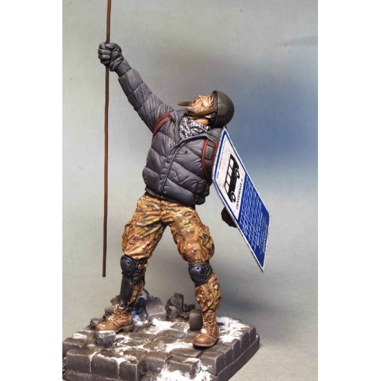 Freedom - revolution fighter Kyiv Maidan 2014 Kiev Ukraine Resin 1/16 Dan Models 16001