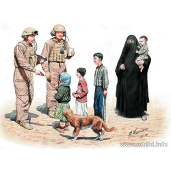 Here is Snickers, help yourself, please! US soldiers with Iraq children 8 fig 1/35 Master Box 35159