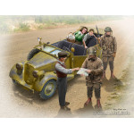 Hitching a ride, US Paratroopers and Civilians WITHOUT CAR 1/35 Master Box 35161