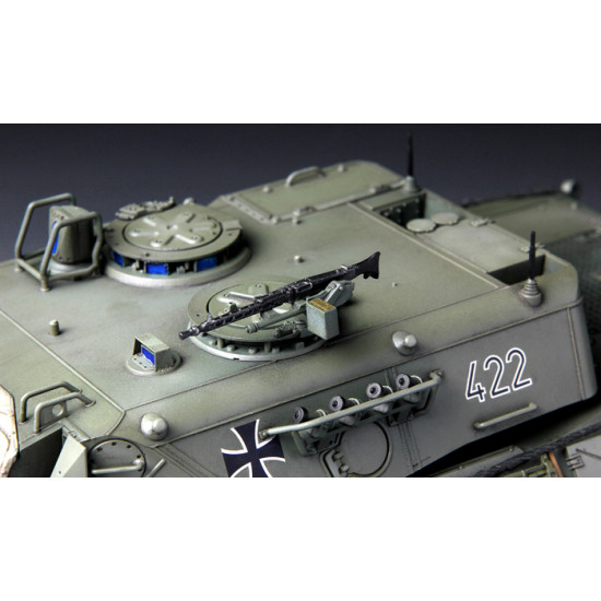 GERMAN MAIN BATTLE TANK LEOPARD 1 A3/A4 1/35 MENG 007