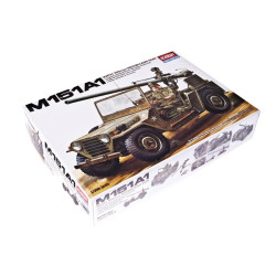 Military Jeep M-151A1 with 105mm gun 1/35 academy 13003