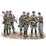 Lets Stop Them Here! German Military Men, 1945 Master Box 35162