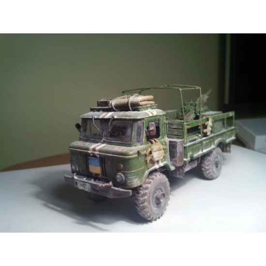 82mm mortar 2B9 Vasilyok with towing vehicle 2F54 1/35 EASTERN EXPRESS 35136