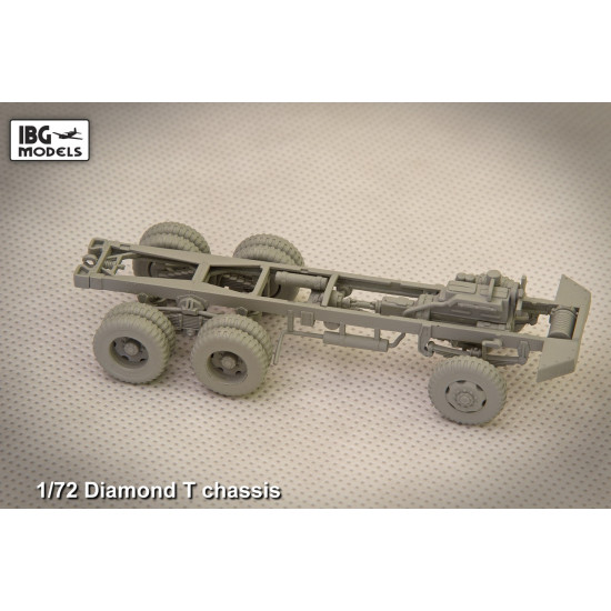 DIAMOND T 968 Cargo Truck 1/72 IBG Models 72019