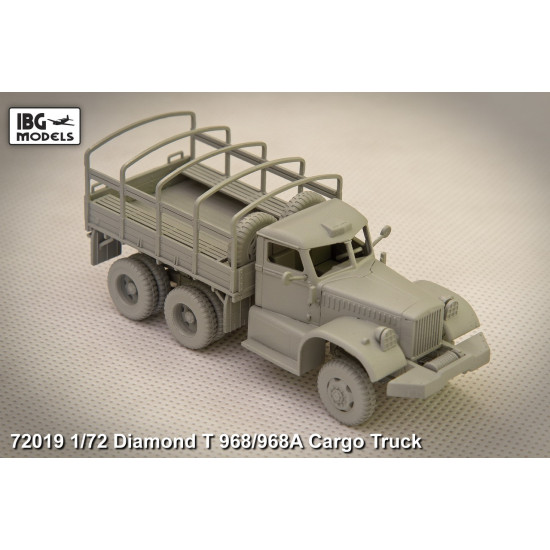 DIAMOND T 968 Cargo Truck 1/72 IBG Models 72019