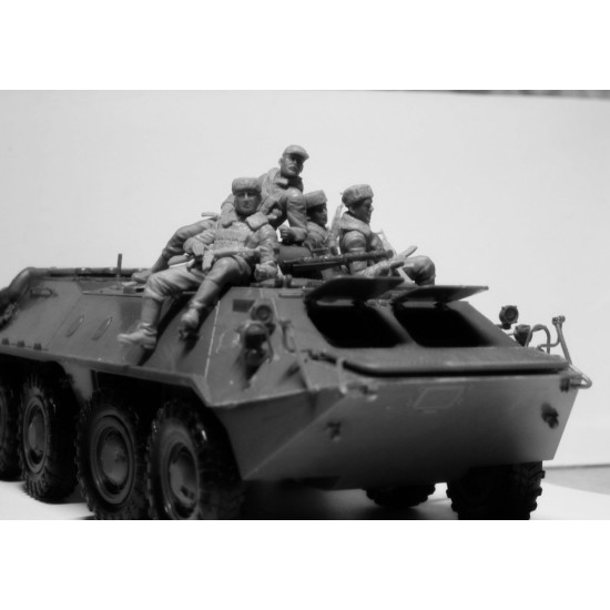 Soviet armored carrier riders, 1979-1991 1/35 ICM 35637