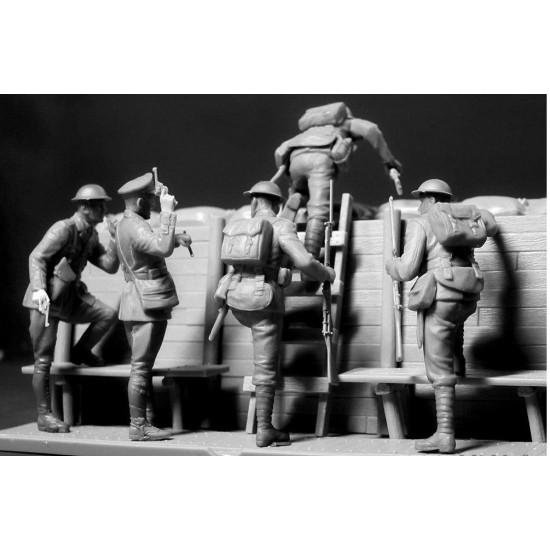 BEFORE THE ATTACK WW ERA 1/35 MASTER BOX 35114