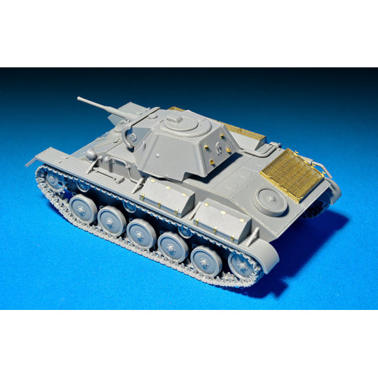 T-70M SOVIET LIGHT TANK w/CREW. SPECIAL EDITION 1/35 MINIART 35194