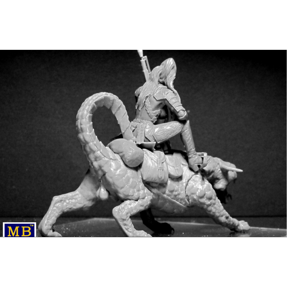 WORLD OF FANTASY PLASTIC MODEL KIT 1/24 MASTER BOX 24008 Model Kit