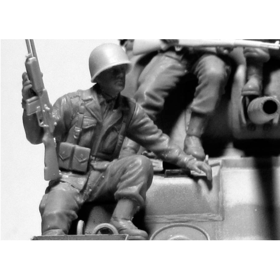 101 LIGHT COMPANY US PARATROOPERS AND BRITISH TANKMAN 1944 1/35 MASTER BOX 35164