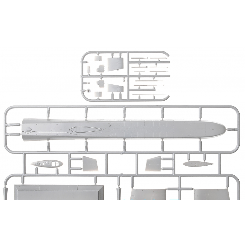 HMS RESOLUTION BRITISH NUCLEARPOWERED SUBMARINE 1/350 MICROMIR 350026 Model Kit Submarine