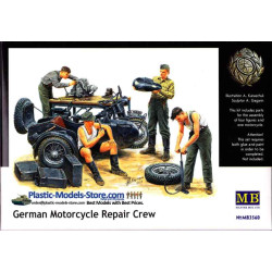 German Motorcycle Repair Crew with BMW R75 1/35 Master Box 3560