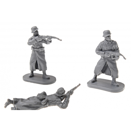 WWII GERMAN ARMY WITH FIELD GREATCOAT 1/72 CEASAR MINIATURES H069