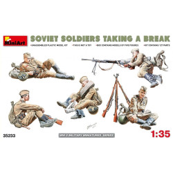 SOVIET SOLDIERS TAKING A BREAK 1/35 MINIART 35233