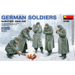 GERMAN SOLDIERS (WINTER 1941-42) 1/35 Miniart 35218
