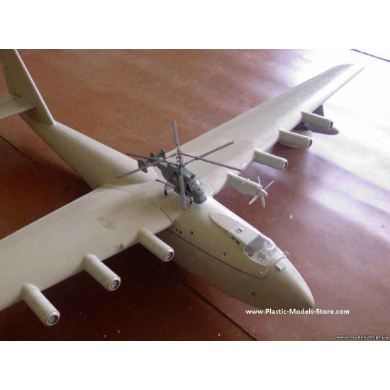 Amodel 72029 1/72 H-4 Hughes Hercules Spruce Goose