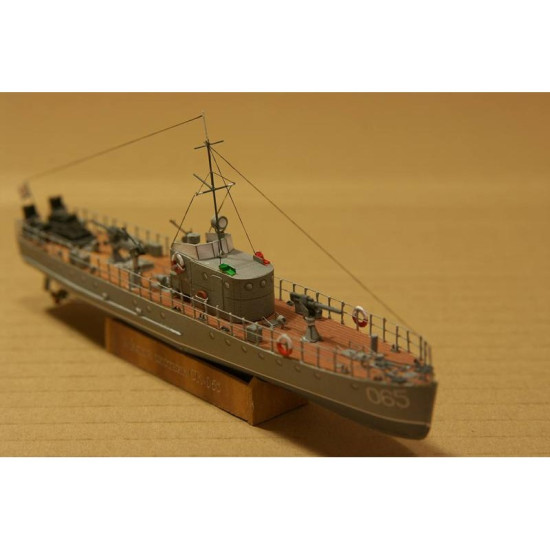 PAPER MODEL KIT MILITARY FLEET MINESWEEPER T-407 MINE AND MO-4 1/200 OREL 99