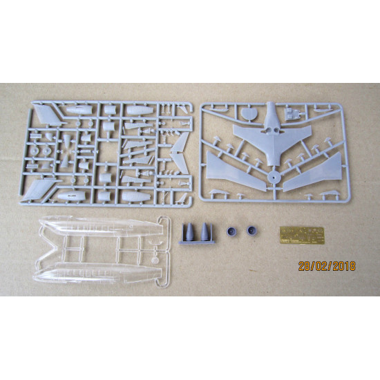 CANADAIR CHALLENGER CL604/605 - PASSENGER AIRCRAFT BPK 14406 SCALE 1/144