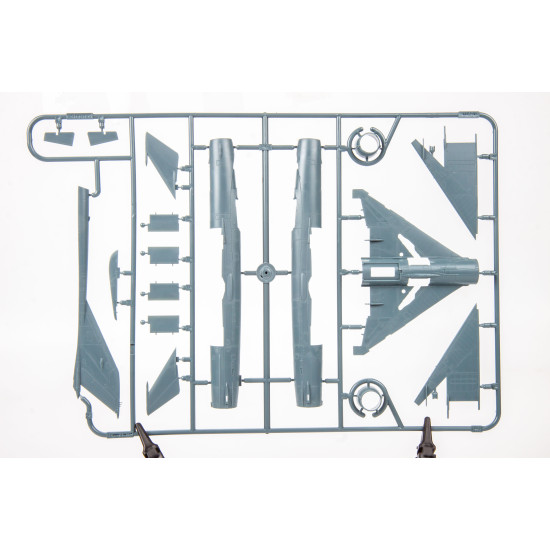 Eduard 70142 1/72 MiG-21MF Fighter Bomber Plastic for Aircraft Profipack