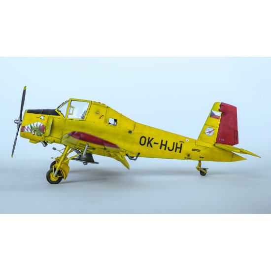 Eduard 7456 1/72 Z-37A Čmelák Plastic for Aircraft Weekend edition Eduard 7456 1/72 Z-37A Čmelák Plastic for Aircraft Weekend edition