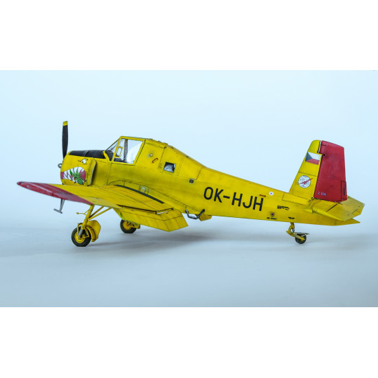 Eduard 7456 1/72 Z-37A Čmelák Plastic for Aircraft Weekend edition Eduard 7456 1/72 Z-37A Čmelák Plastic for Aircraft Weekend edition