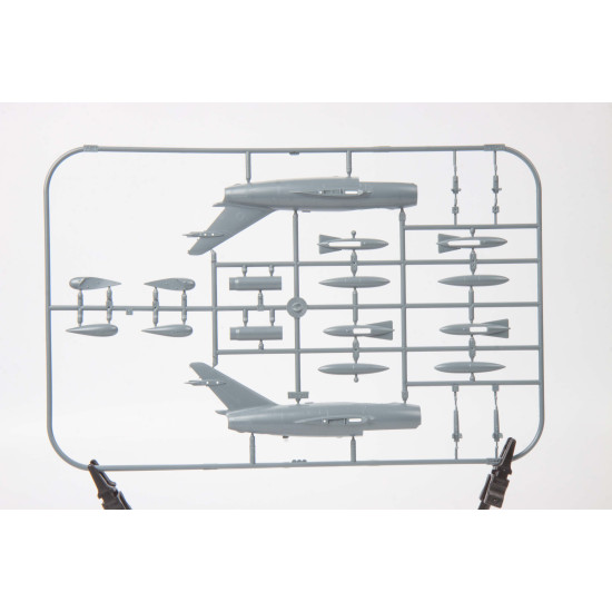 Eduard 7459 1/72 MiG-15 Plastic for Aircraft Weekend edition