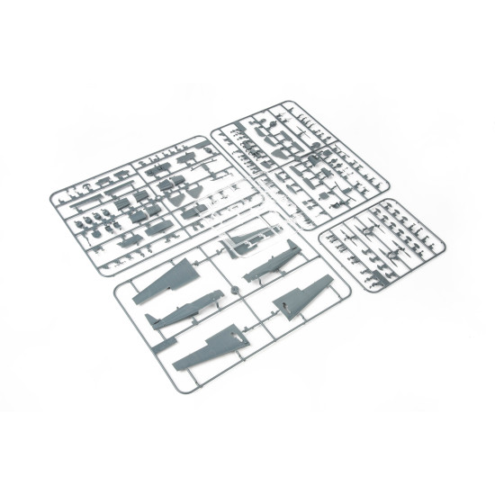 Eduard 82183 1/48 Z-326/C-305 Trenér Master Plastic for Aircraft Profipack Eduard 82183 1/48 Z-326/C-305 Trenér Master Plastic for Aircraft Profipack