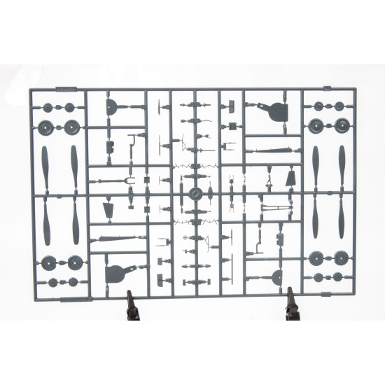 Eduard 8470 1/48 P-39Q Airacobra Plastic for Aircraft Weekend edition