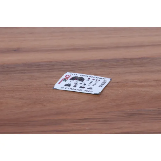 Eduard 3DL72036 1/72 P-51D-10 SPACE 3D Decal for Aircraft Space