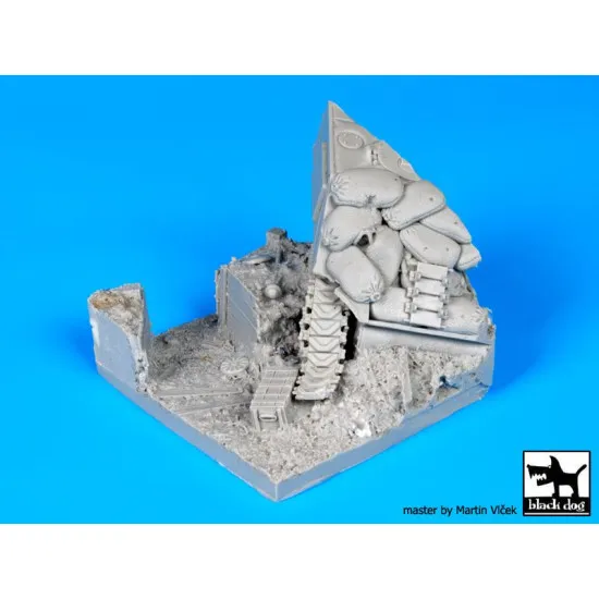 Black Dog D35045 1/35 Destroyed Sherman base