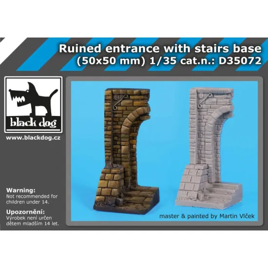 Black Dog D35072 1/35 Ruined entrance with stairs base