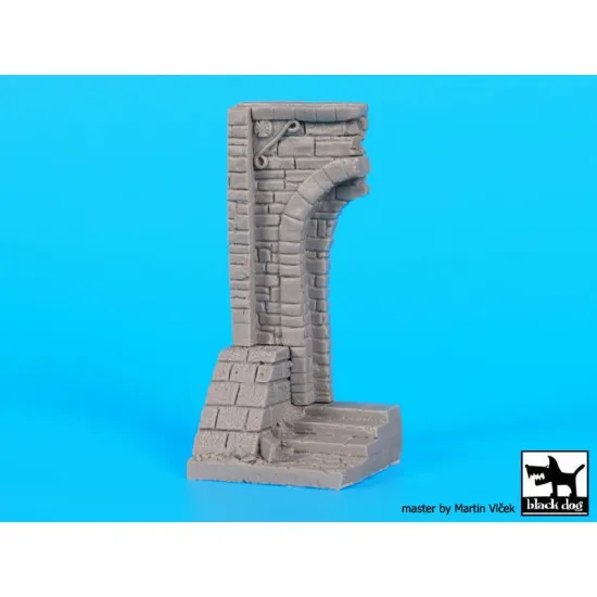 Black Dog D35072 1/35 Ruined entrance with stairs base