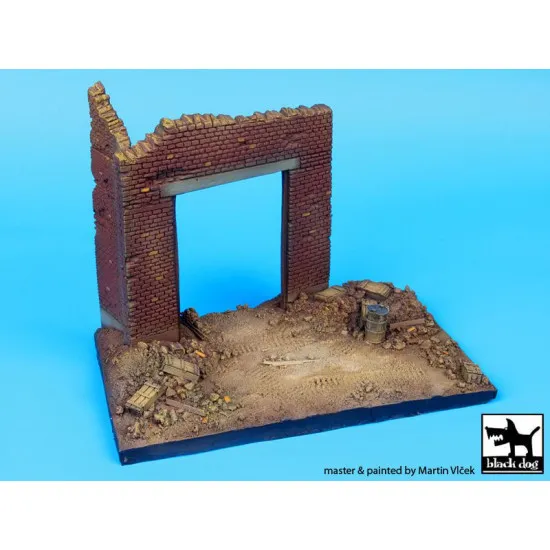 Black Dog D72002 1/72 Factory entrance (125x75 mm)