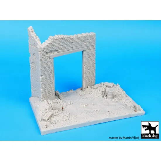 Black Dog D72002 1/72 Factory entrance (125x75 mm)