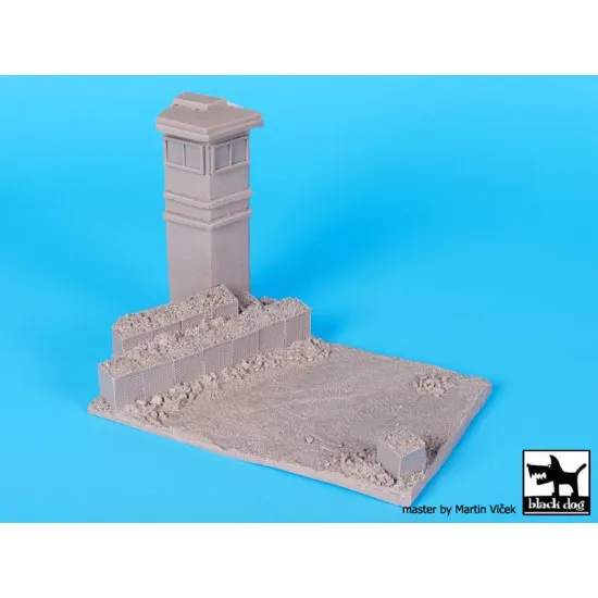 Black Dog D72038 1/72 Guard tower base
