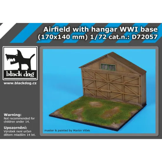 Black Dog D72057 1/72 Airfield with hangar WW I base