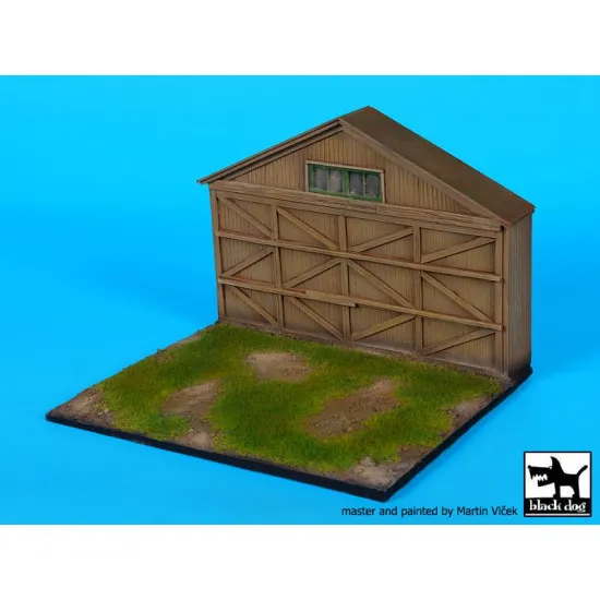 Black Dog D72057 1/72 Airfield with hangar WW I base
