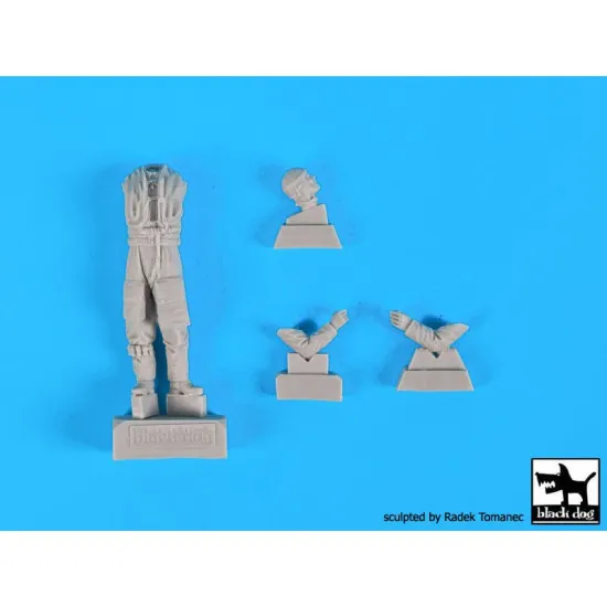 Black Dog F32032 1/32 German Luftwaffe pilot #2 1940-1945