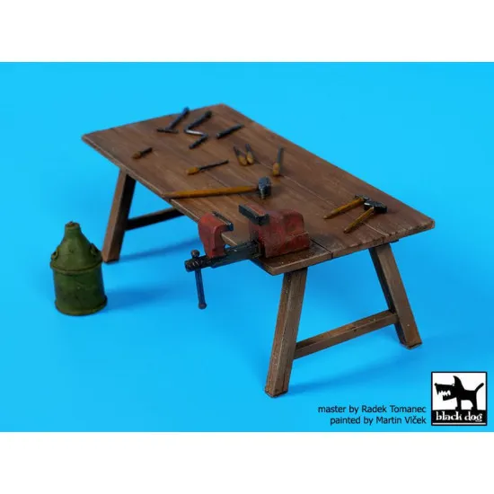 Black Dog F32103 1/32 Work bench + tools