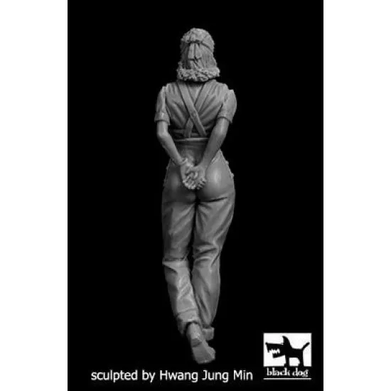 Black Dog F32114 1/32 US woman mechanic #1