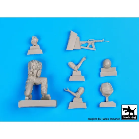 Black Dog F35074 1/35 Israeli soldiers patrol big set