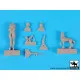 Black Dog F35134 1/35 US woman + soldier with dog