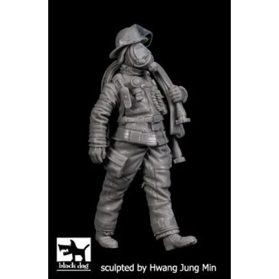 Black Dog F35149 1/35 Fireman #3