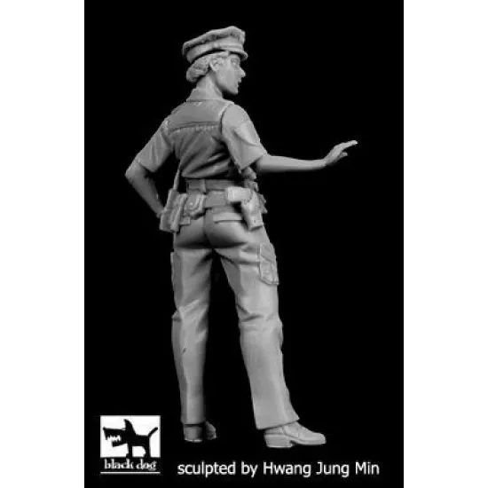 Black Dog F35167 1/35 N.Y. Policewoman