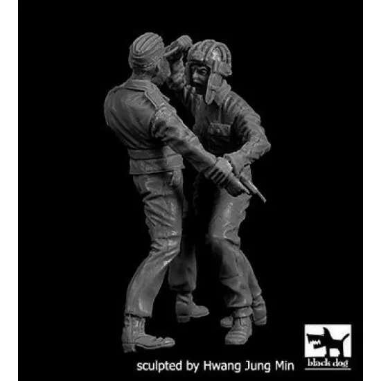 Black Dog F35222 1/35 Soviet + German tank crew close fight #1