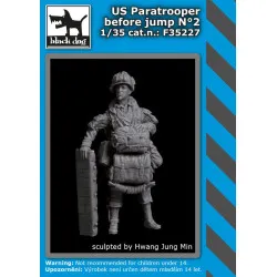 Black Dog F35227 1/35 US paratrooper before jump #2