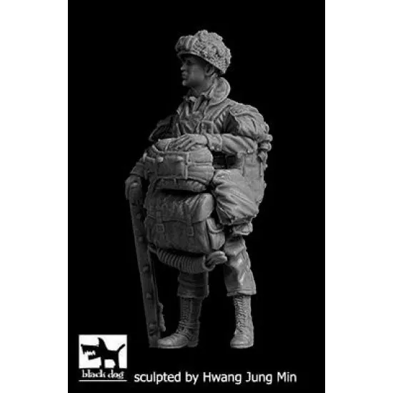 Black Dog F35227 1/35 US paratrooper before jump #2